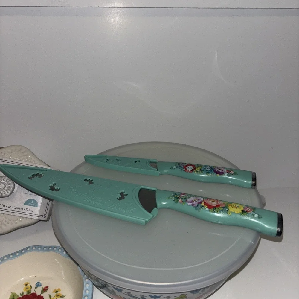Pioneer Woman Lot of Kitchen Supplies, Metal Bowl With Lid, Knives, Bowls, Etc.